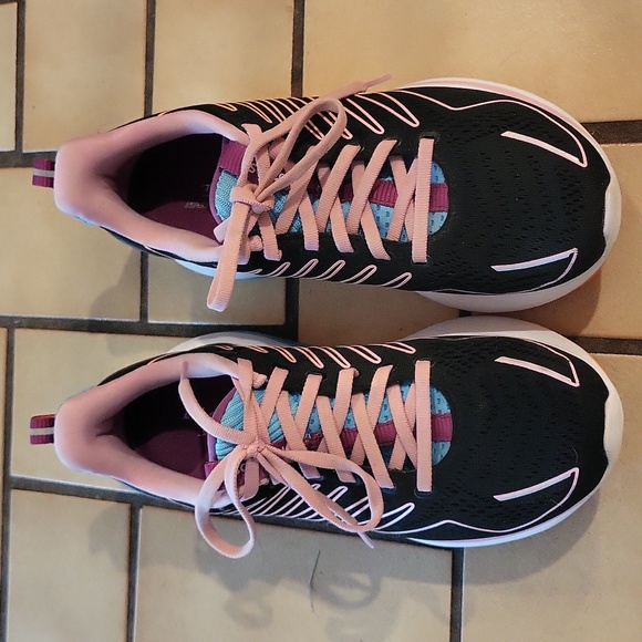 Saucony Endorphin with Speedroll Technology. Excellent condition! Dark color 🖤 - Picture 1 of 8